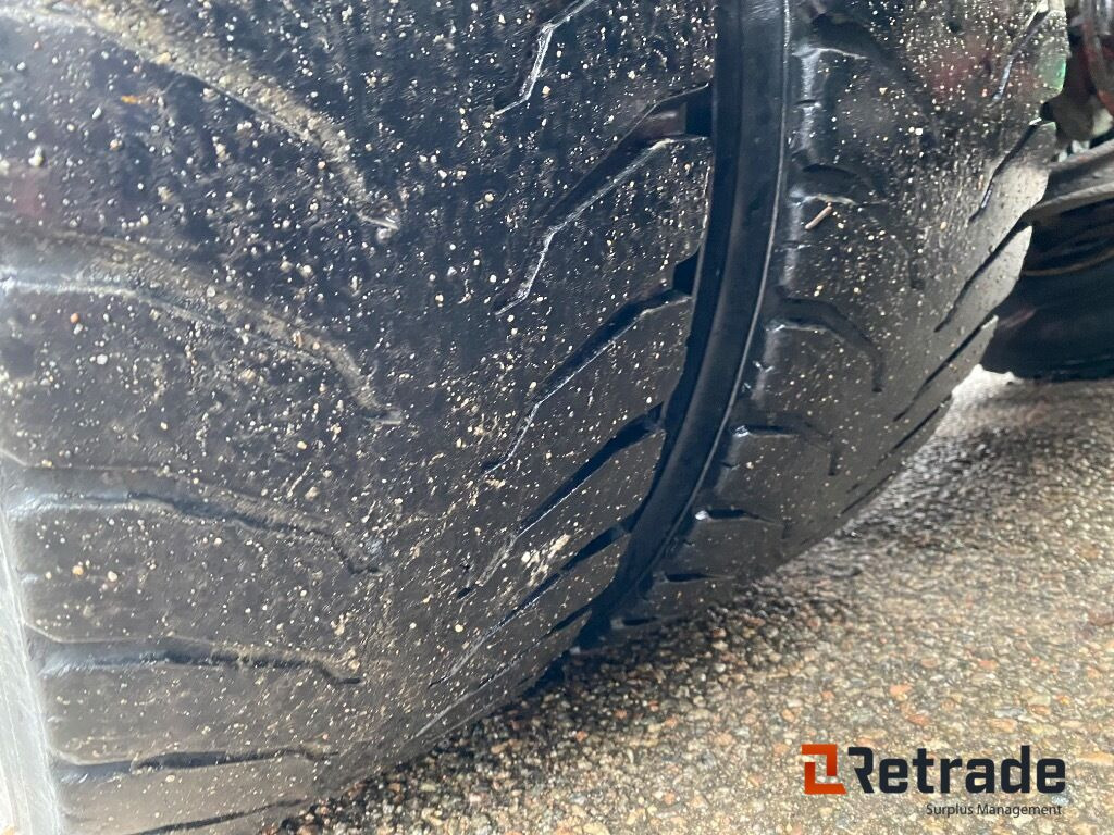 Camión multibasculante Lastväxlare Tridem Volvo  FH 480-37 8 x4