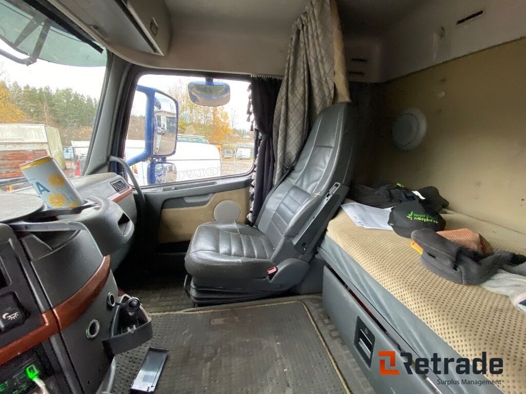 Camión multibasculante Lastväxlare Tridem Volvo  FH 480-37 8 x4