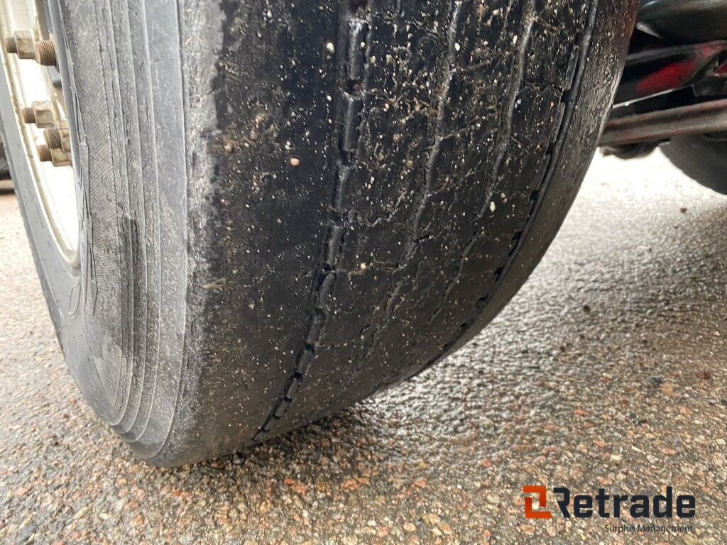 Camión multibasculante Lastväxlare Tridem Volvo  FH 480-37 8 x4