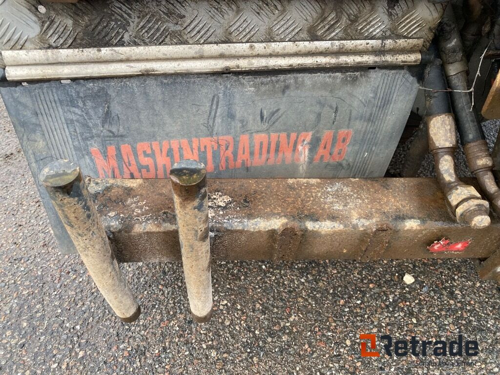 Camión multibasculante Lastväxlare Tridem Volvo  FH 480-37 8 x4