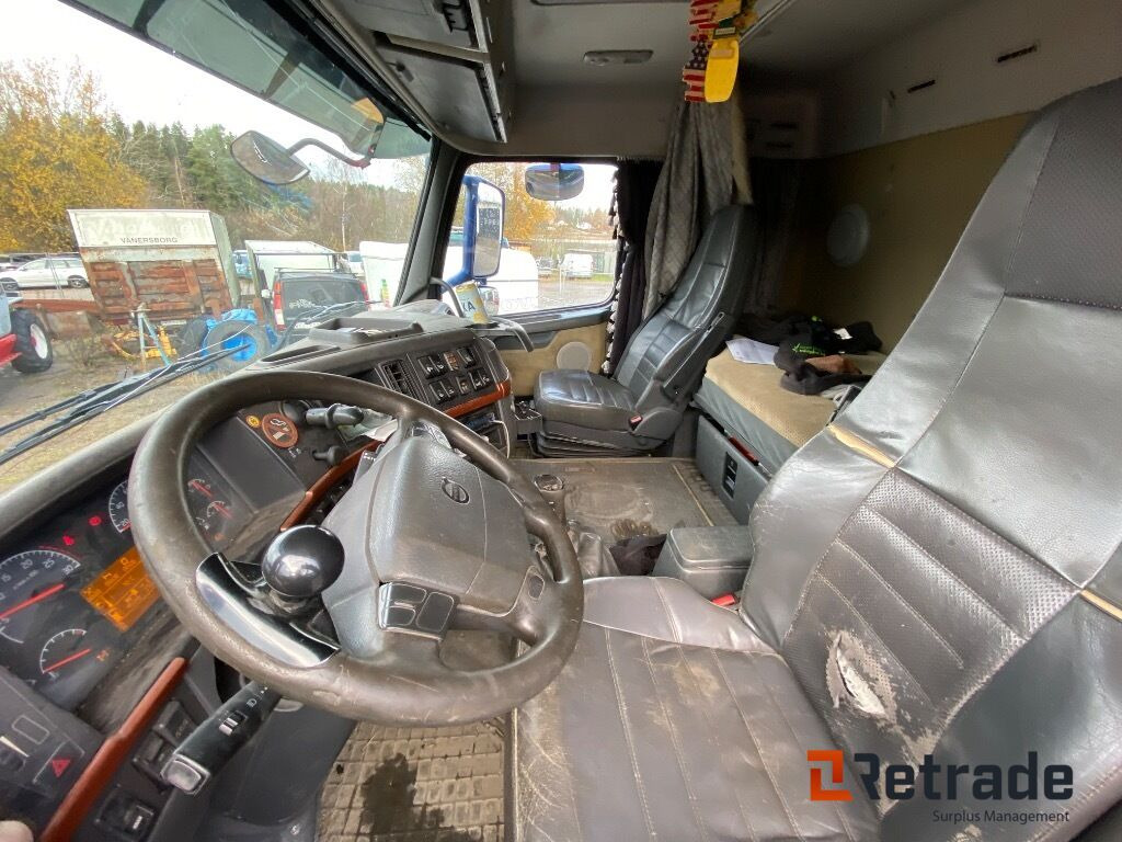 Camión multibasculante Lastväxlare Tridem Volvo  FH 480-37 8 x4