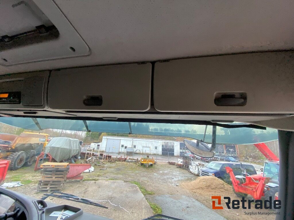 Camión multibasculante Lastväxlare Tridem Volvo  FH 480-37 8 x4