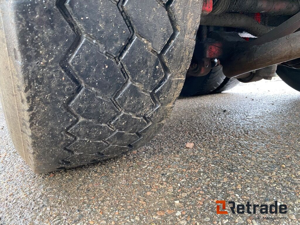 Camión multibasculante Lastväxlare Tridem Volvo  FH 480-37 8 x4