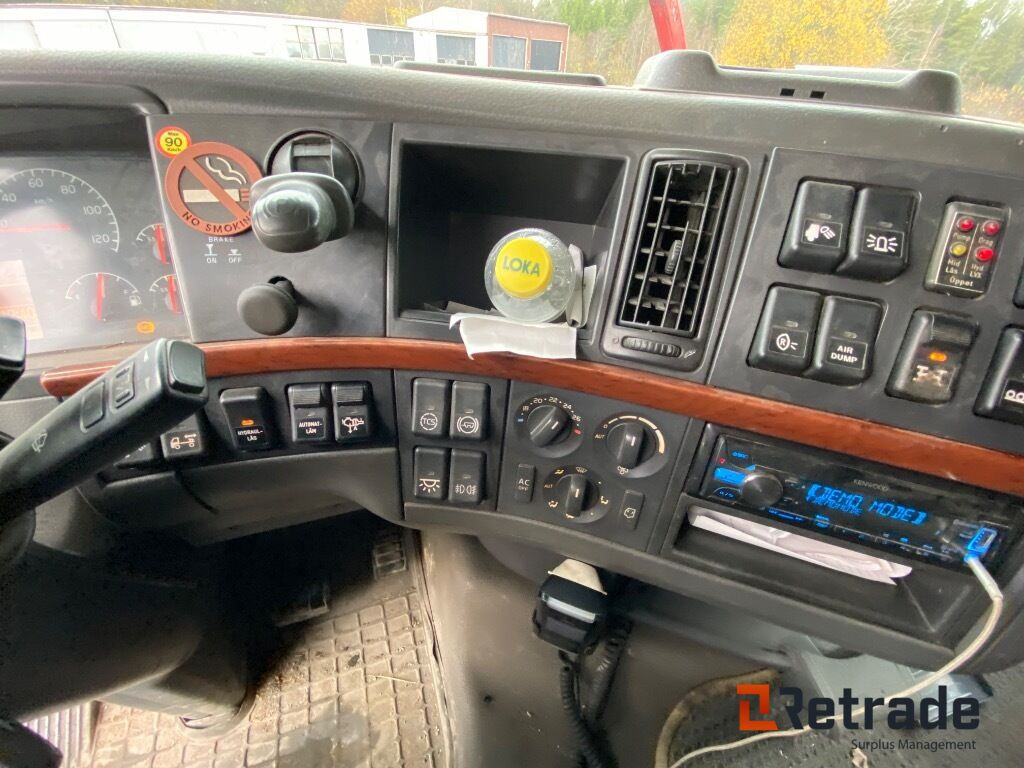 Camión multibasculante Lastväxlare Tridem Volvo  FH 480-37 8 x4
