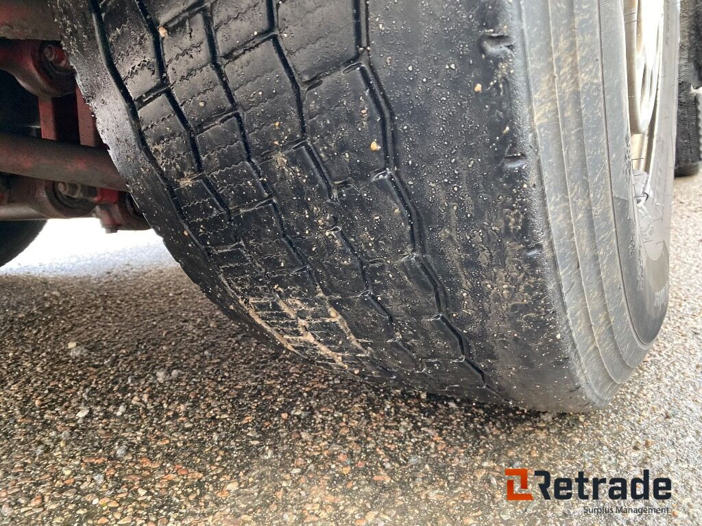 Camión multibasculante Lastväxlare Tridem Volvo  FH 480-37 8 x4