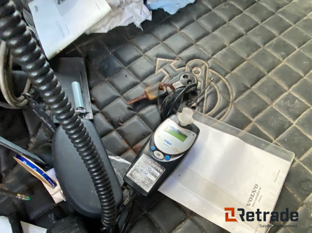 Camión multibasculante Lastväxlare Tridem Volvo  FH 480-37 Reservdelsbil