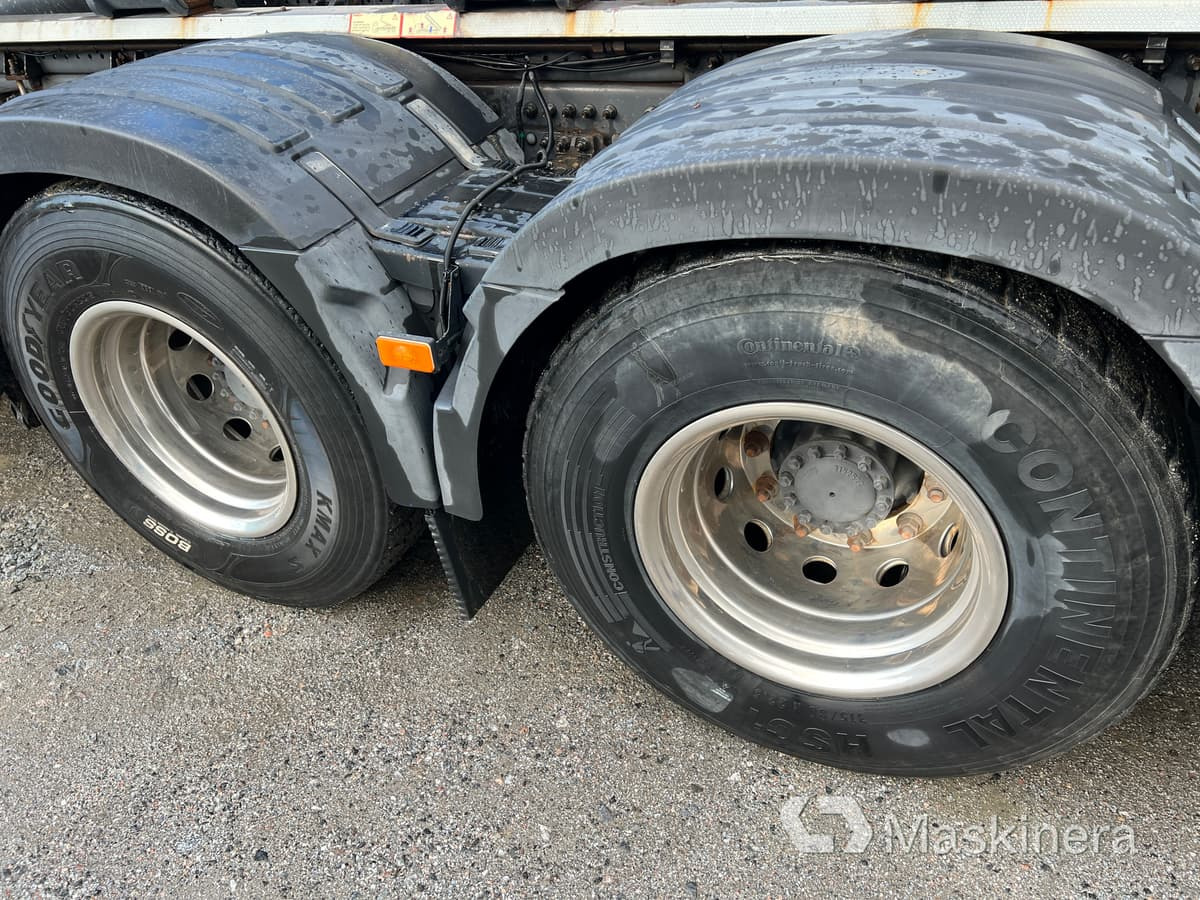 Camión multibasculante Lastväxlare Volvo FH 8x4 Tridem