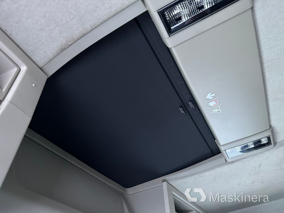 Camión multibasculante Lastväxlare Volvo FH med sprider & flak