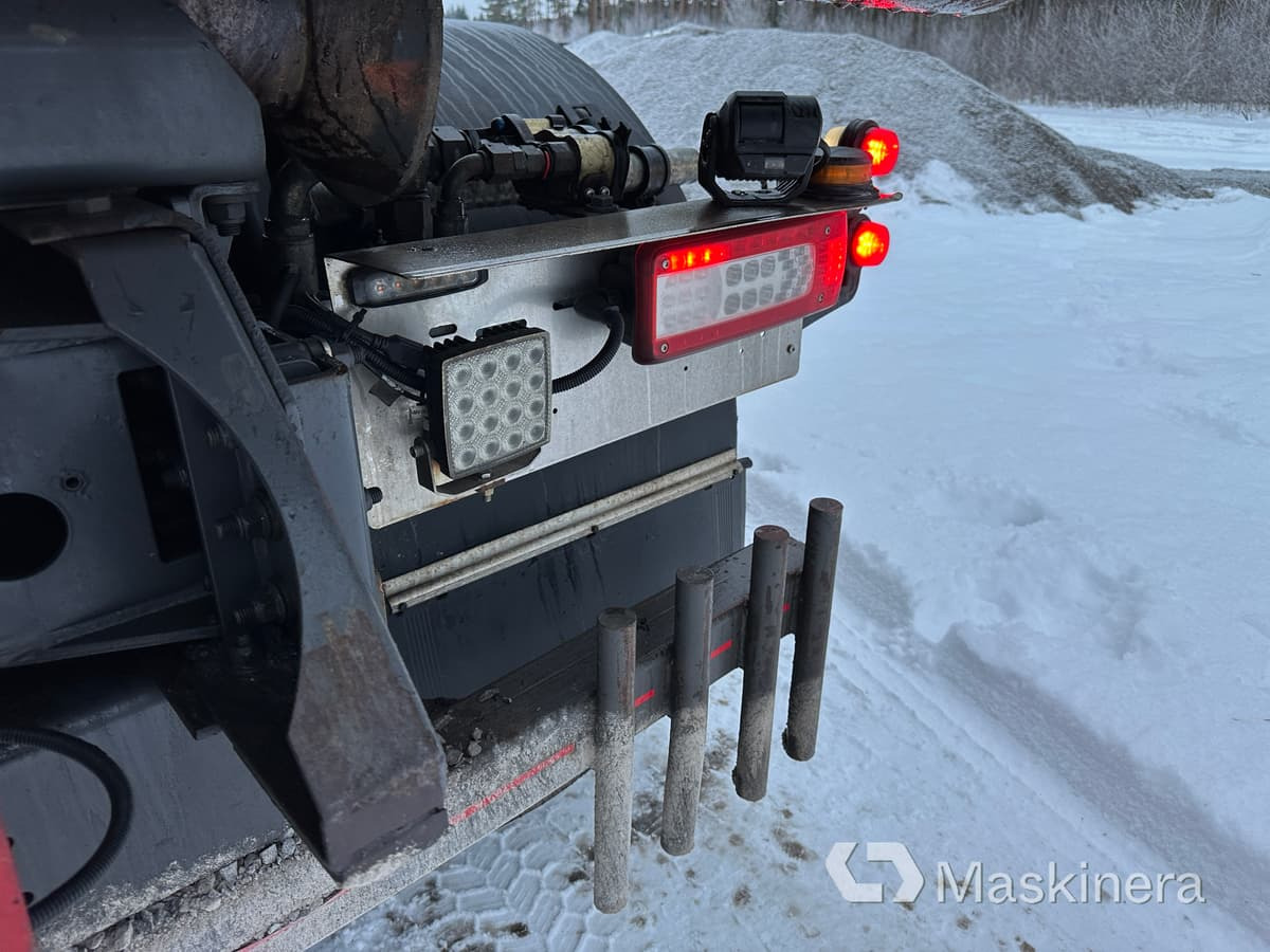 Camión multibasculante Lastväxlare Volvo FH med sprider & flak