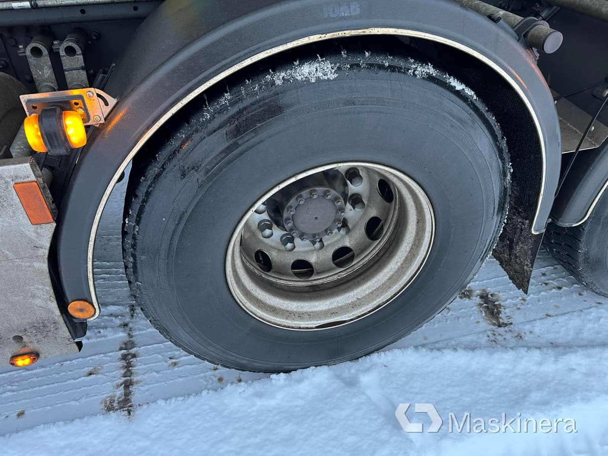 Camión multibasculante Lastväxlare Volvo FH med sprider & flak