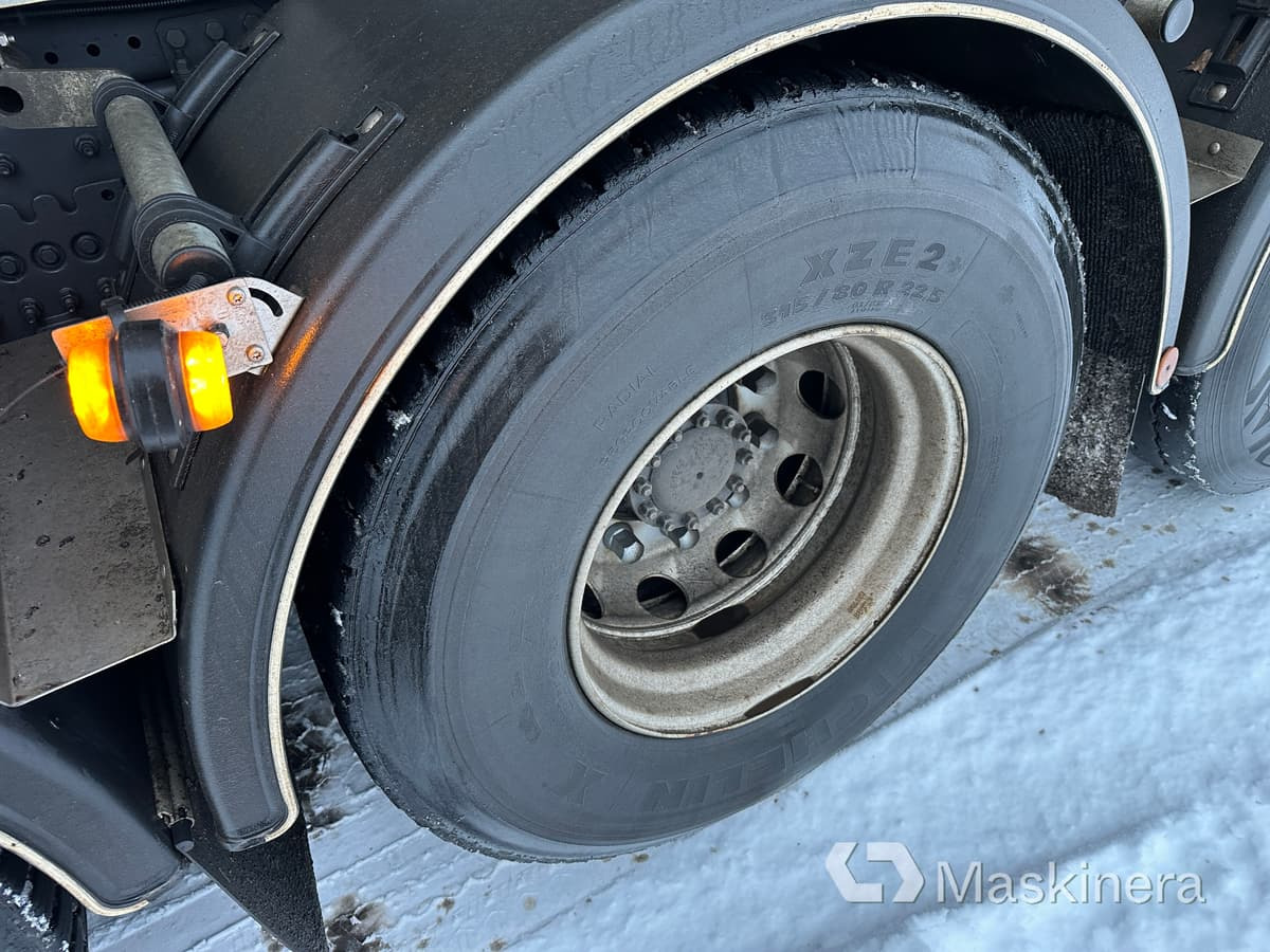 Camión multibasculante Lastväxlare Volvo FH med sprider & flak