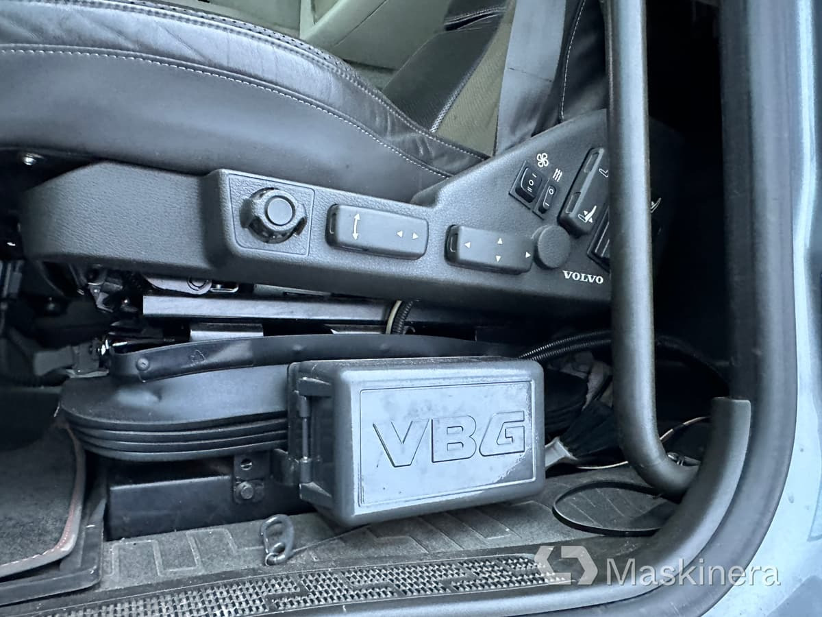 Camión multibasculante Lastväxlare Volvo FH med sprider & flak