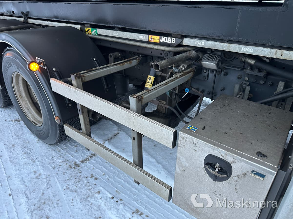 Camión multibasculante Lastväxlare Volvo FH med sprider & flak