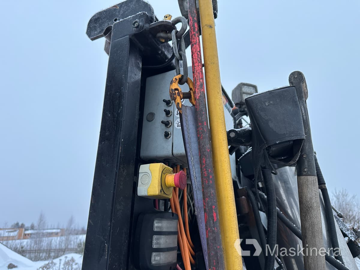 Camión multibasculante Lastväxlare Volvo FH med sprider & flak