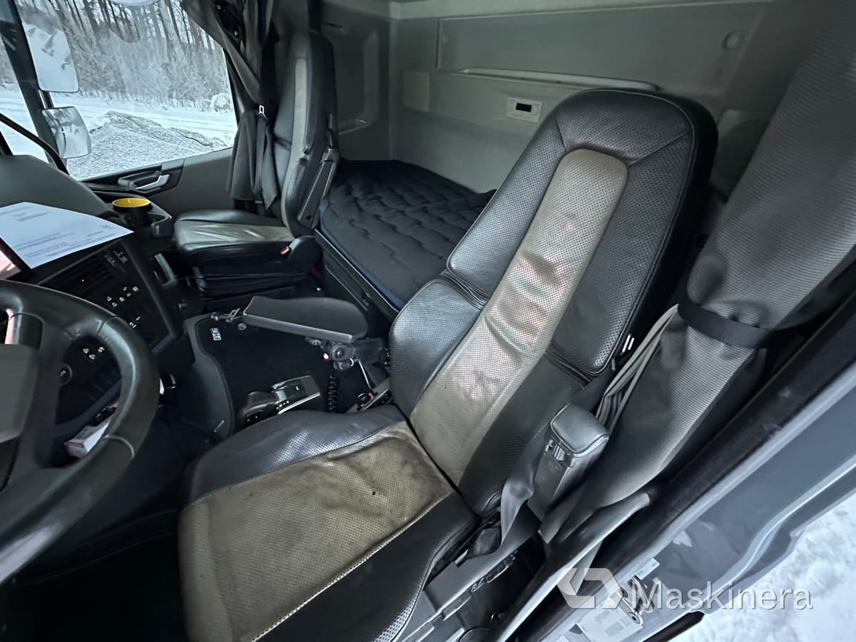 Camión multibasculante Lastväxlare Volvo FH med sprider & flak