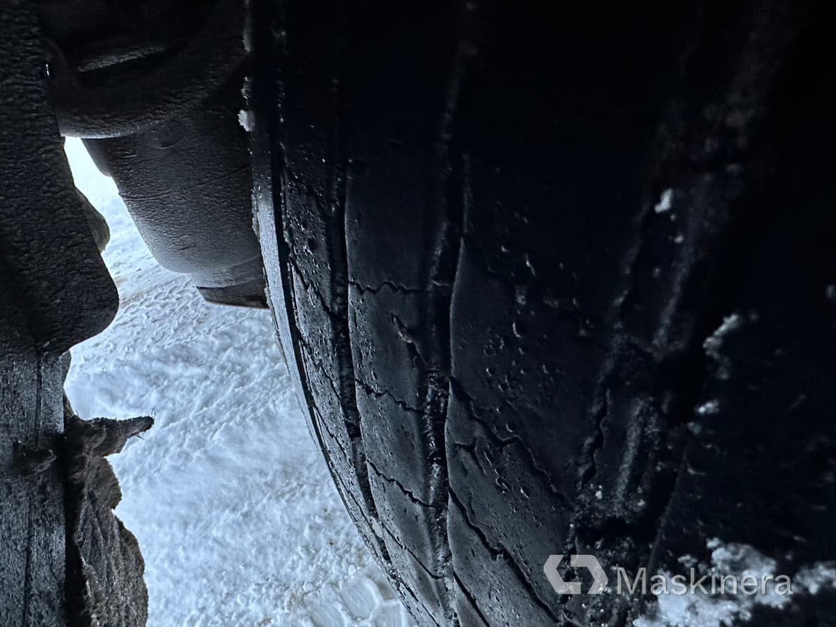 Camión multibasculante Lastväxlare Volvo FH med sprider & flak