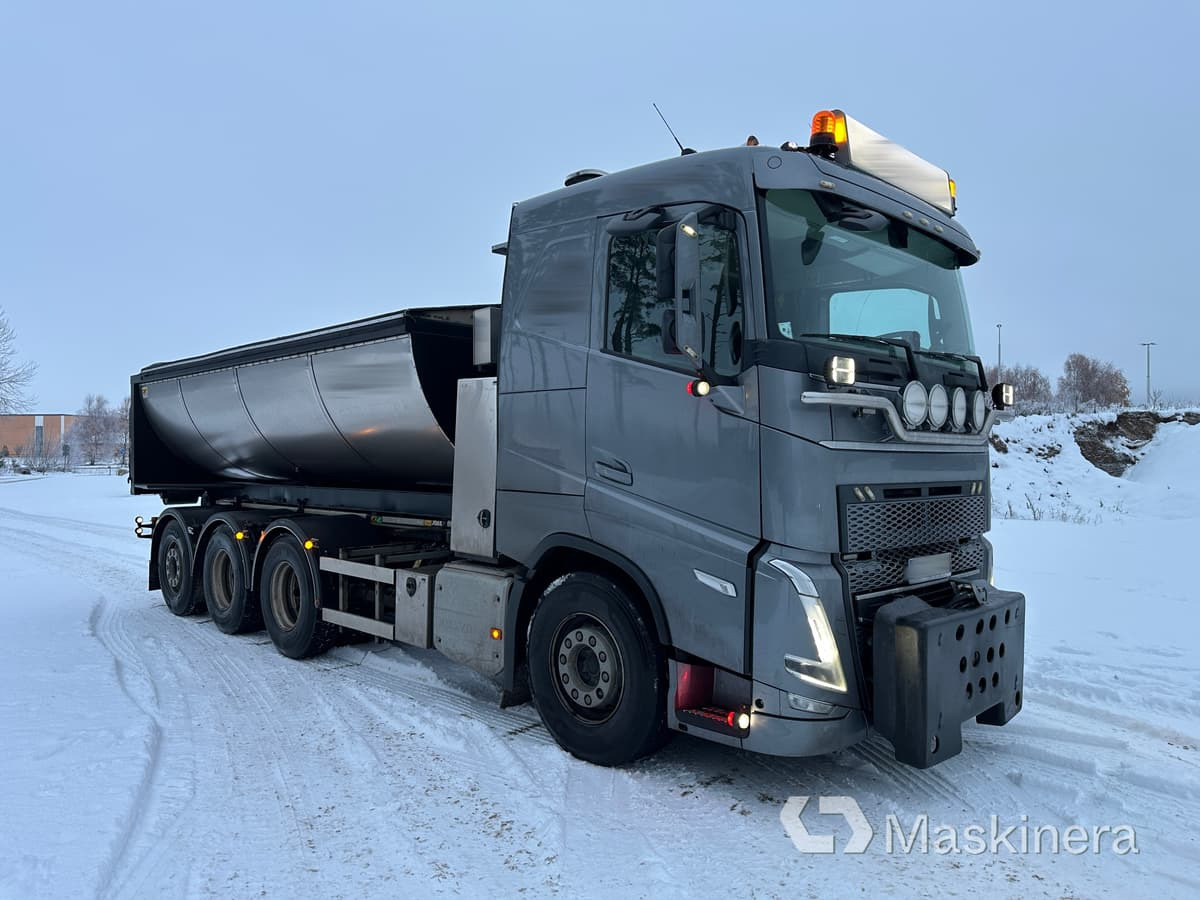 Camión multibasculante Lastväxlare Volvo FH med sprider & flak