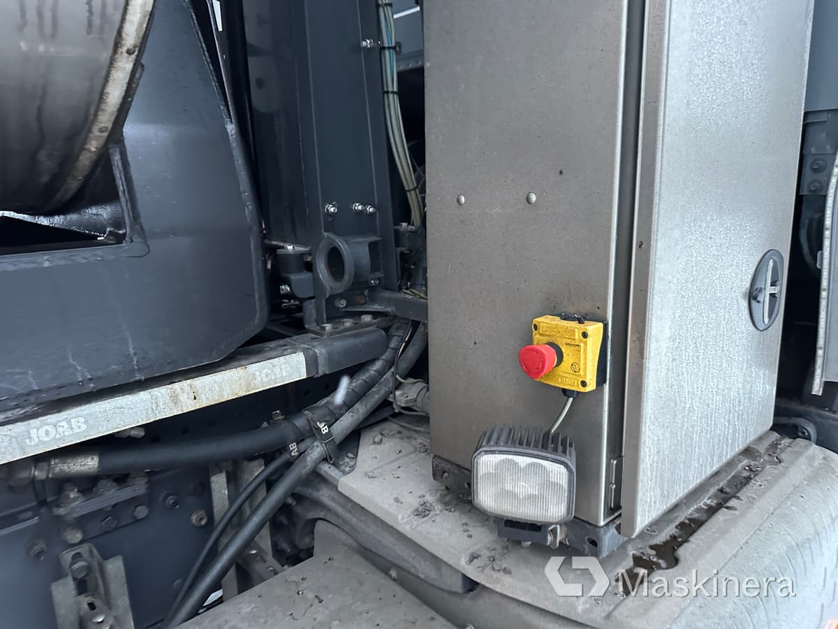 Camión multibasculante Lastväxlare Volvo FH med sprider & flak