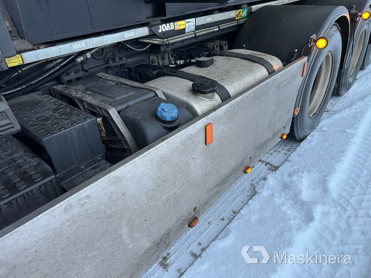 Camión multibasculante Lastväxlare Volvo FH med sprider & flak