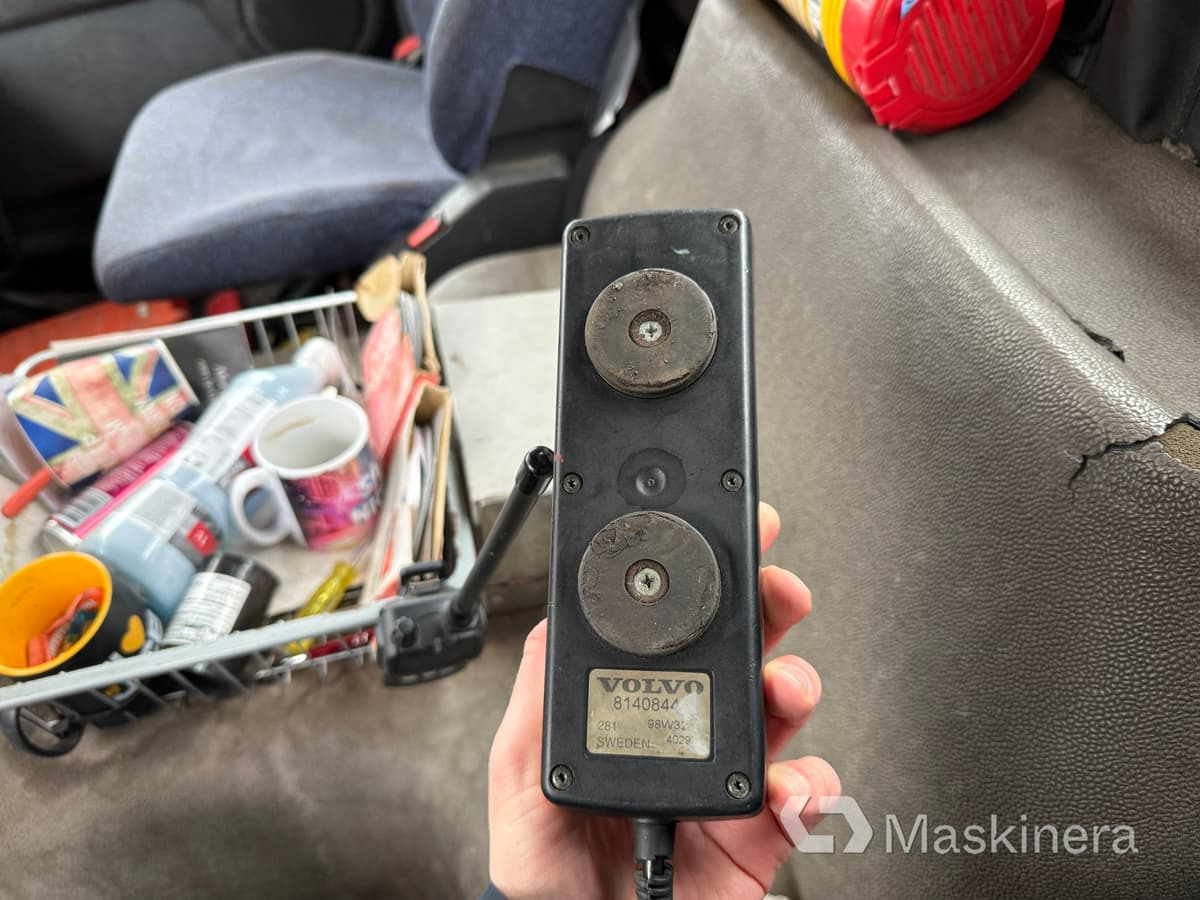 Camión multibasculante Lastväxlare Volvo FM12 6X2