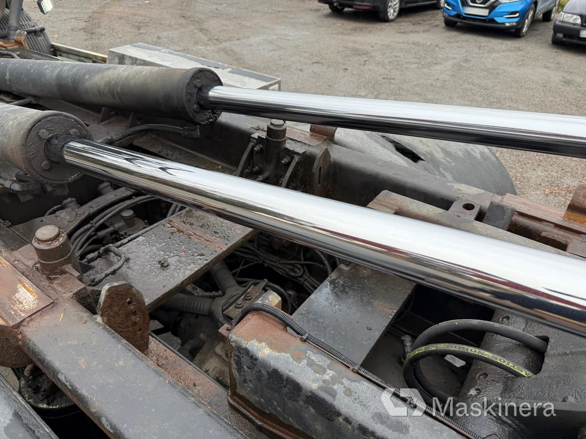 Camión multibasculante Lastväxlare Volvo FM12 6X2