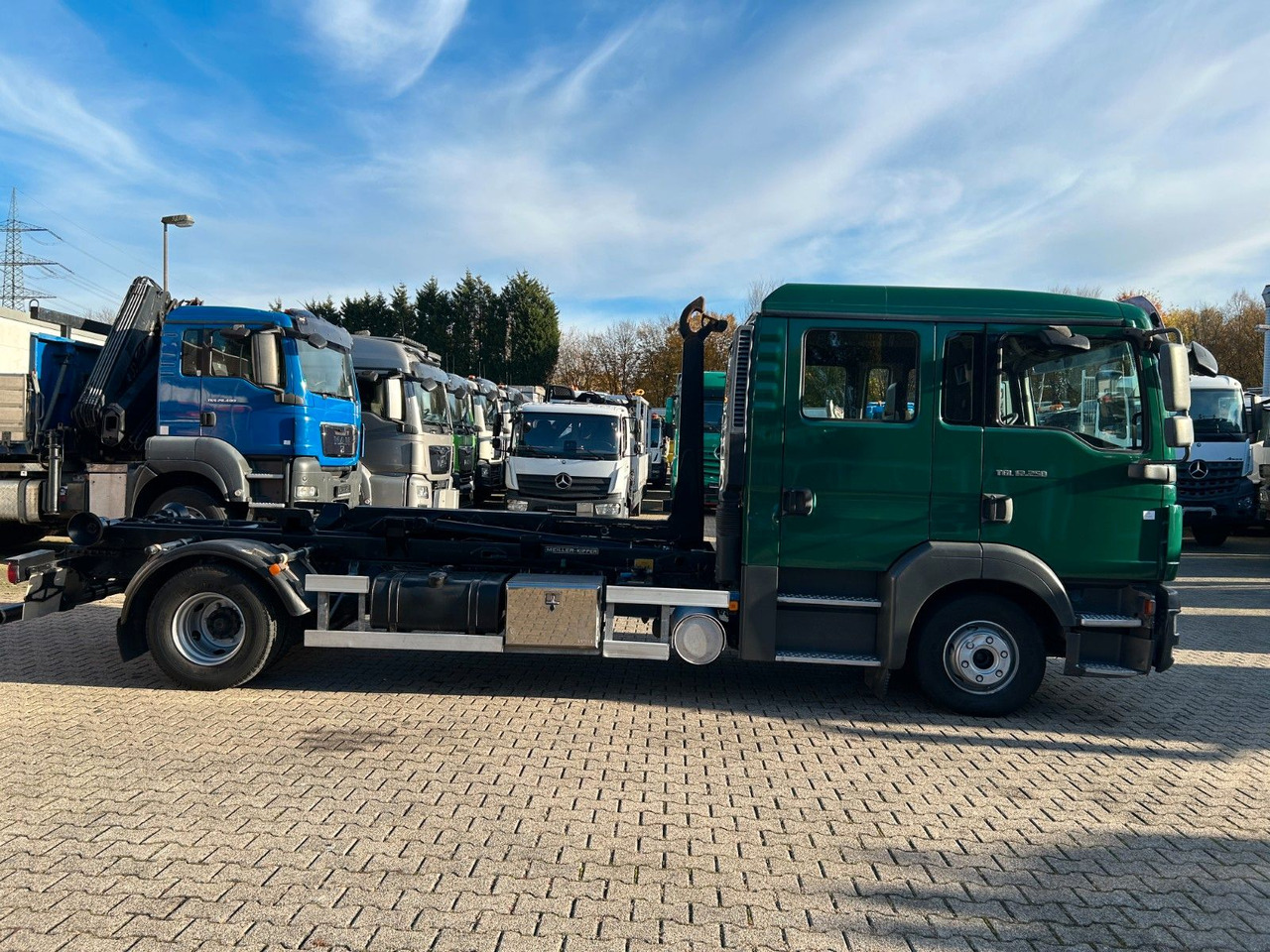 Camión multibasculante MAN 12.250 Doppelkabine Abroller