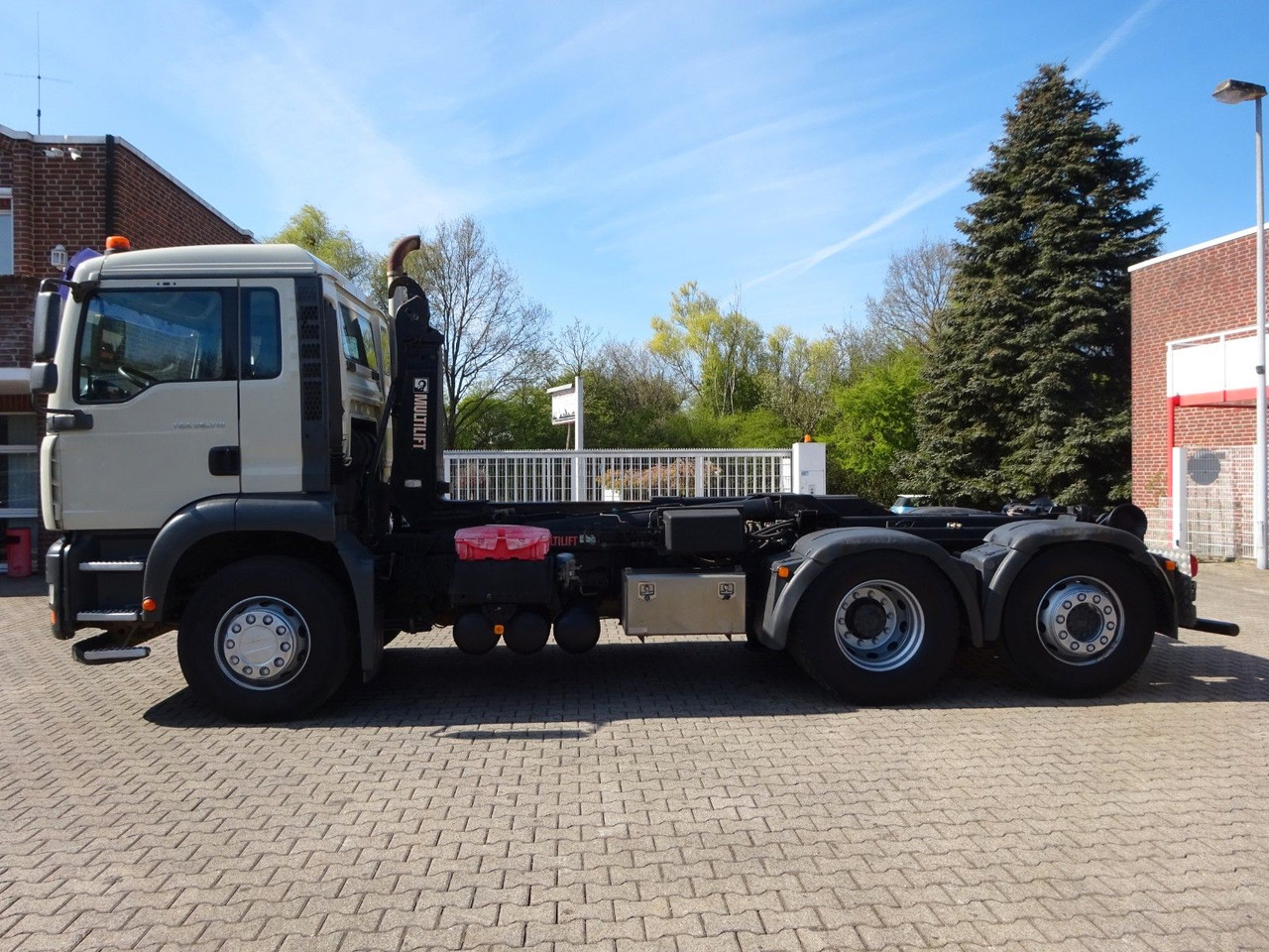 Camión multibasculante MAN 26.310 TGA Knickbarer Haken mit Lift+Lenkachse