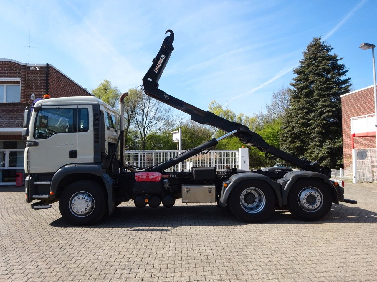 Camión multibasculante MAN 26.310 TGA Knickbarer Haken mit Lift+Lenkachse