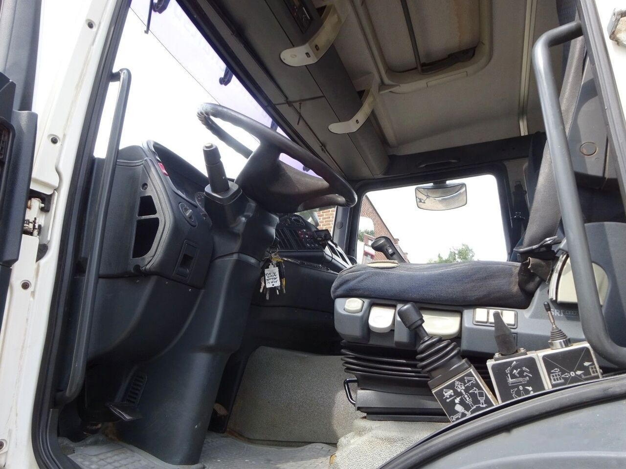 Camión multibasculante MAN 26.360 Meiller hook lif truck 6x4