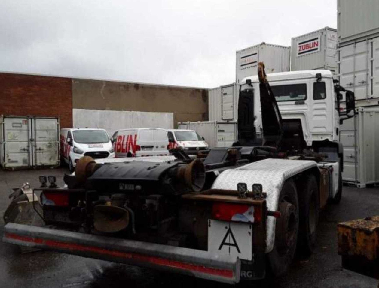 Camión multibasculante MAN 26.400 ABROLLER HIAB