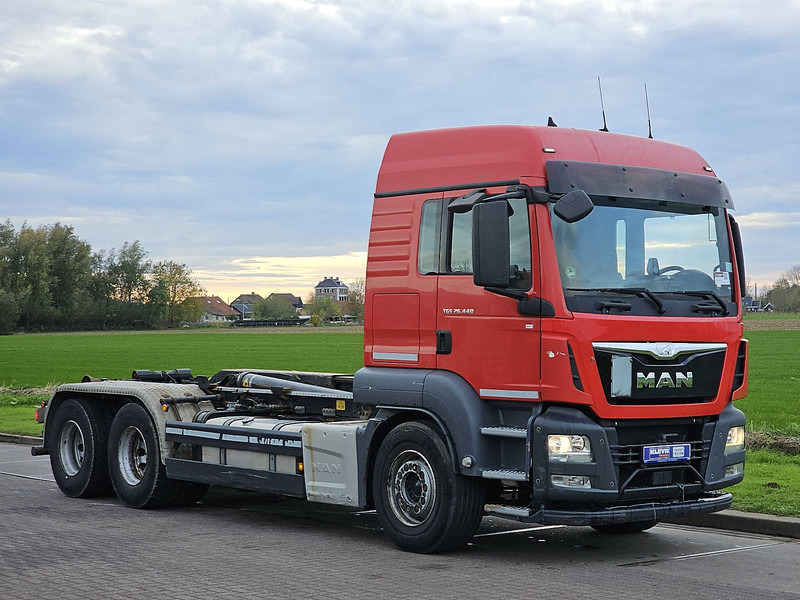 Camión multibasculante MAN 26.440 TGS