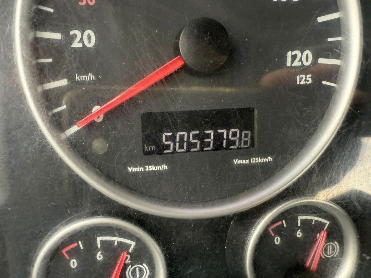 Camión multibasculante MAN 26-480. 6x6. Klima.