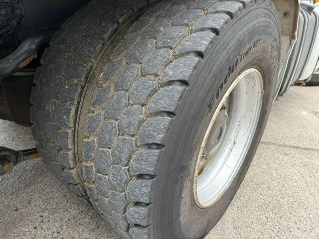 Camión multibasculante MAN 26-480. 6x6. Klima.