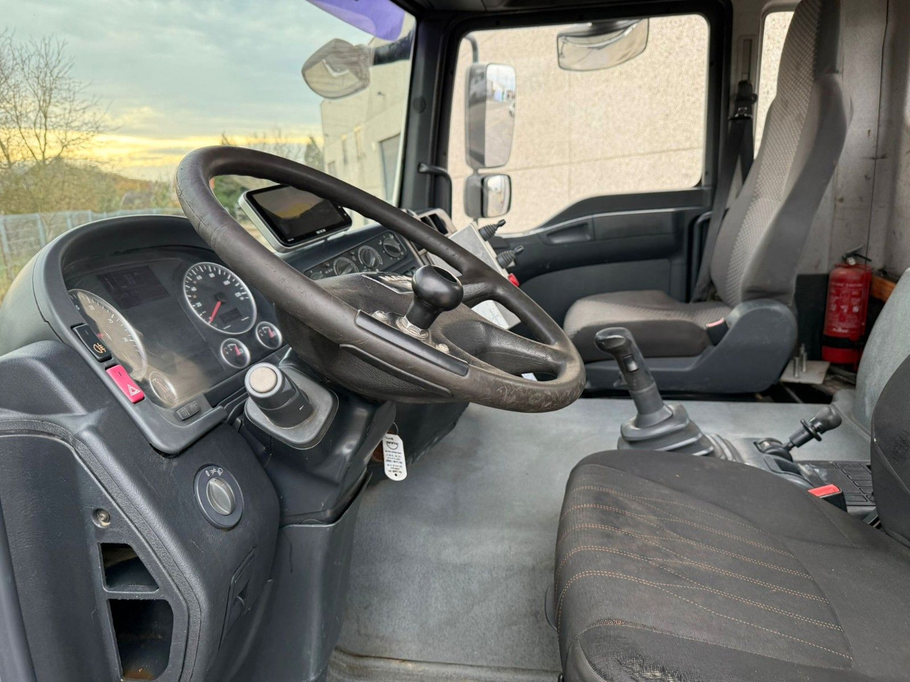 Camión multibasculante MAN 26-480. 6x6. Klima.