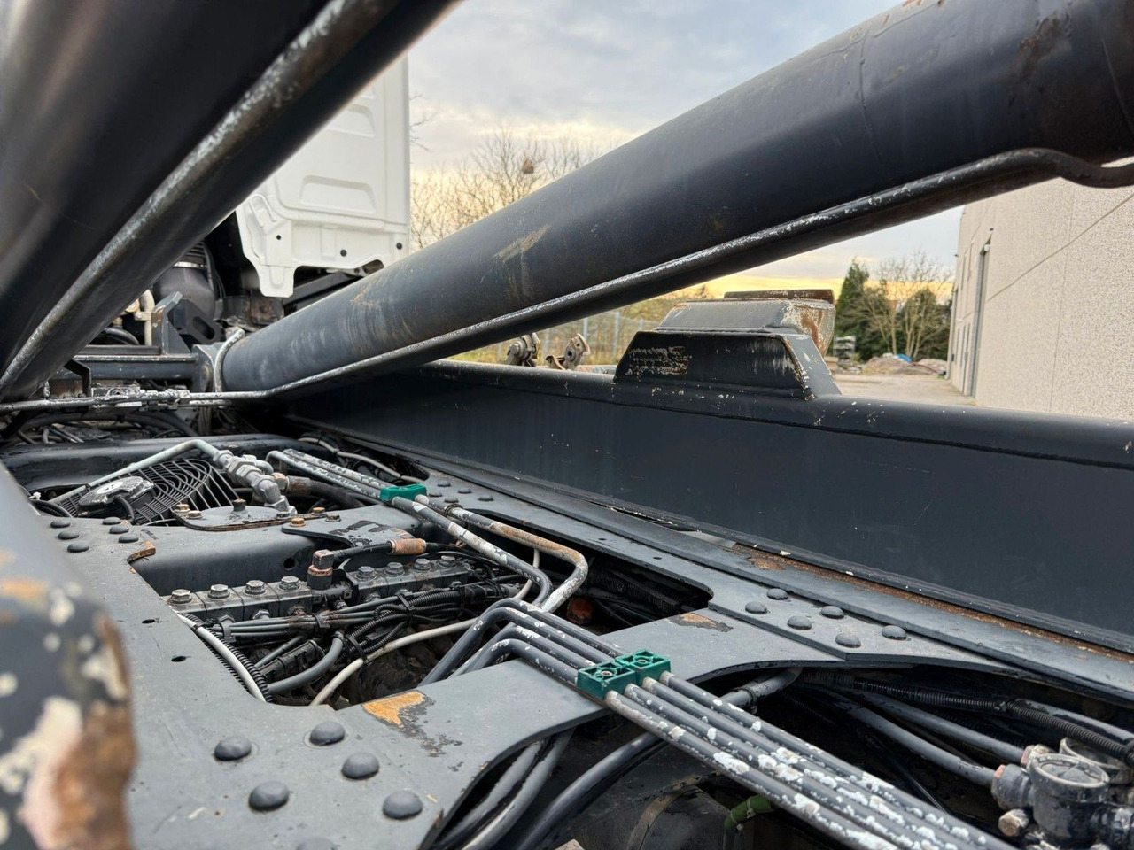 Camión multibasculante MAN 26-480. 6x6. Klima.