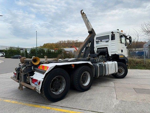 Camión multibasculante MAN 26-480. 6x6. Klima.