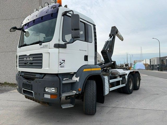 Camión multibasculante MAN 26-480. 6x6. Klima.
