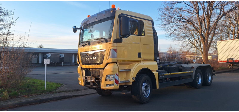 Camión multibasculante MAN 26.480 TGX