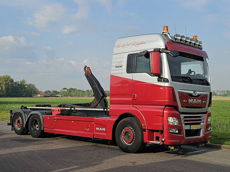Camión multibasculante MAN 26.500 TGX 6X2 VDL 25 TON
