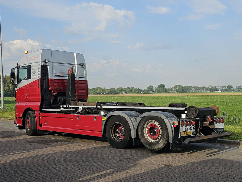 Camión multibasculante MAN 26.500 TGX 6X2 VDL 25 TON