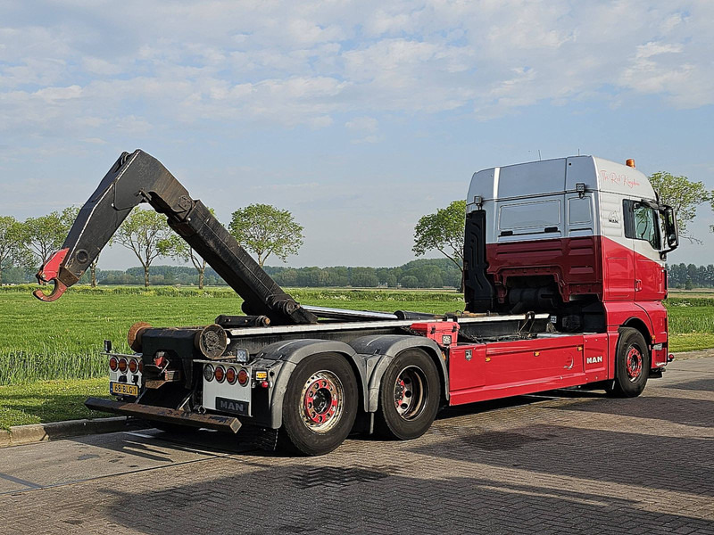 Camión multibasculante MAN 26.500 TGX 6X2 VDL 25 TON