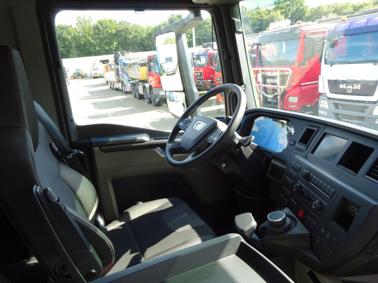 Camión multibasculante MAN 26.520 TGS HYVA Abroller 6x2 NEU