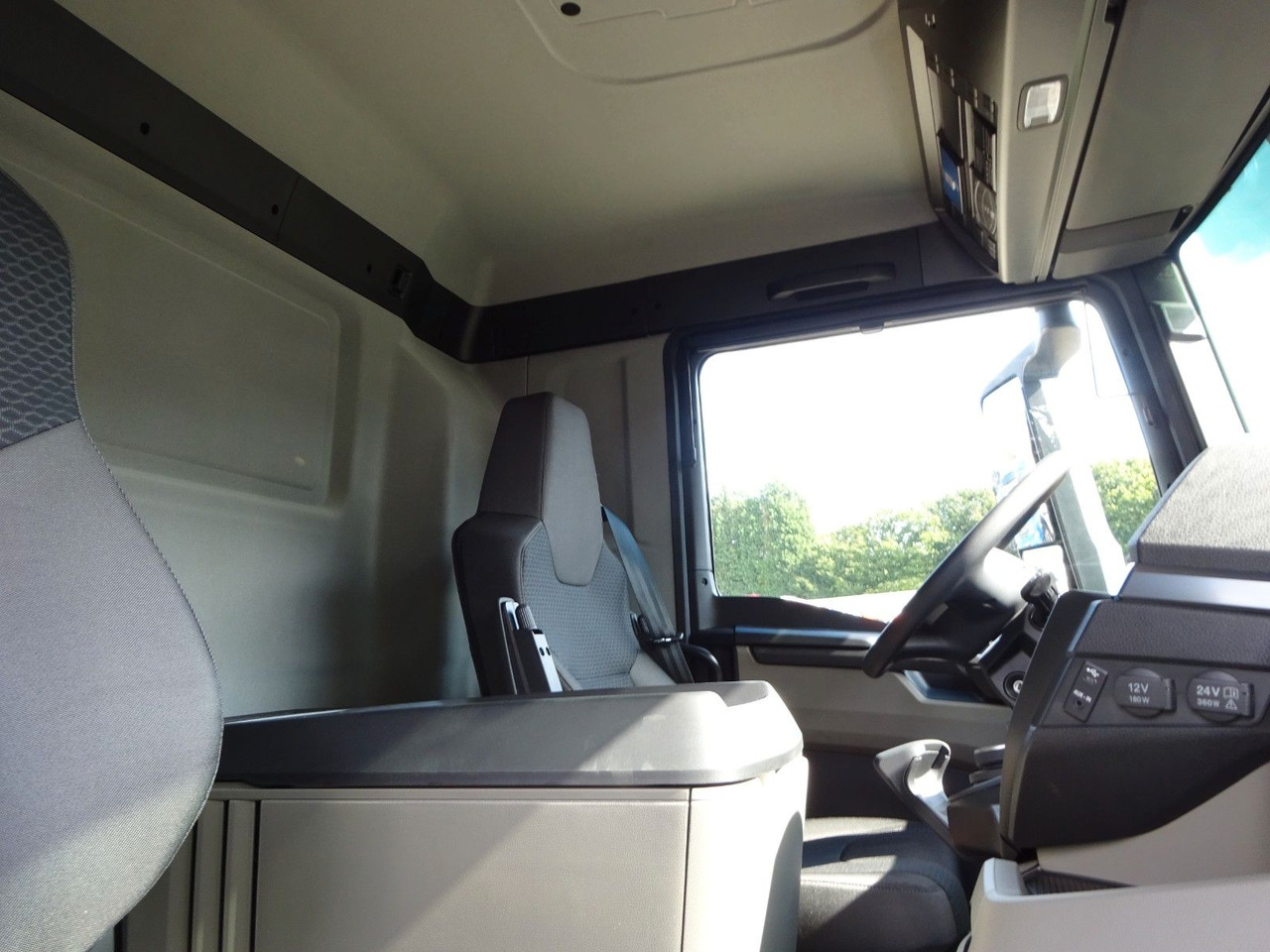 Camión multibasculante MAN 26.520 TGS HYVA Abroller 6x2 NEU