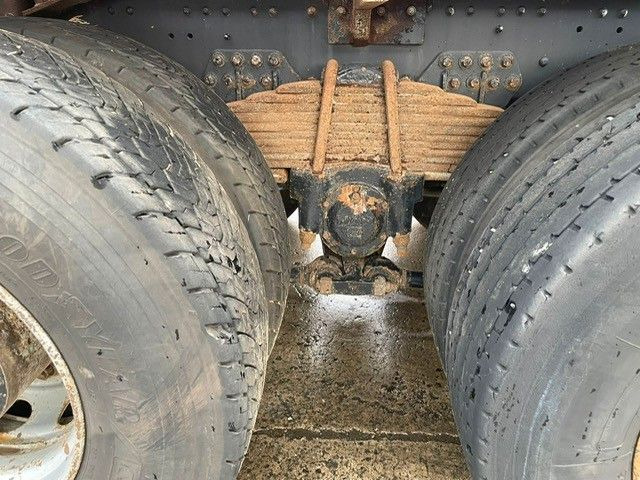 Camión multibasculante MAN 33-350. 6X6. Motorschaden.