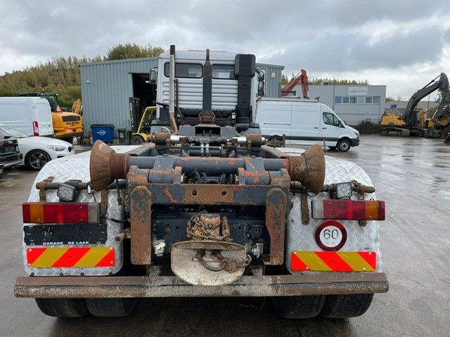 Camión multibasculante MAN 33-350. 6X6. Motorschaden.