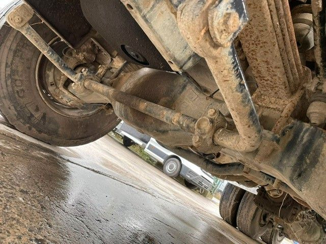 Camión multibasculante MAN 33-350. 6X6. Motorschaden.