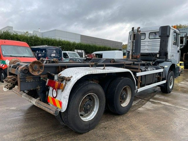 Camión multibasculante MAN 33-350. 6X6. Motorschaden.