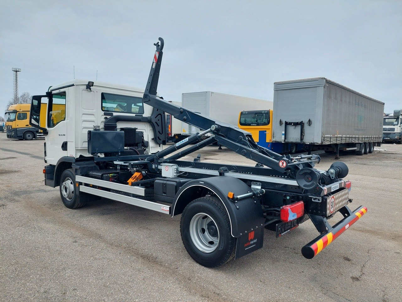 Camión multibasculante MAN TG3 TGL 12.190 BB 4x2