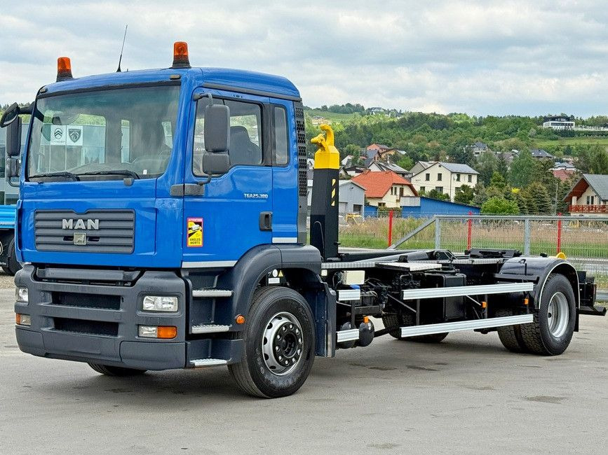 Camión multibasculante MAN TGA 18.310 Abrollkipper * Top Zustand! MAN TGA 18.310 Abrollkipper * Top Zustand!