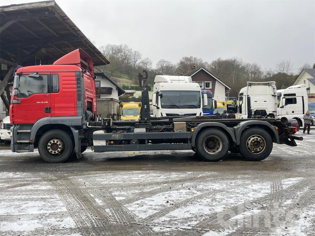 Camión multibasculante MAN TGA 26.430 (2007)